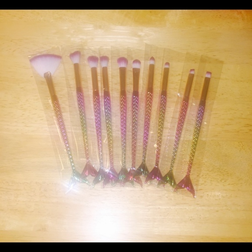 10 Pc Multi Colored Mermaid Brush Set - Picture 4 of 4